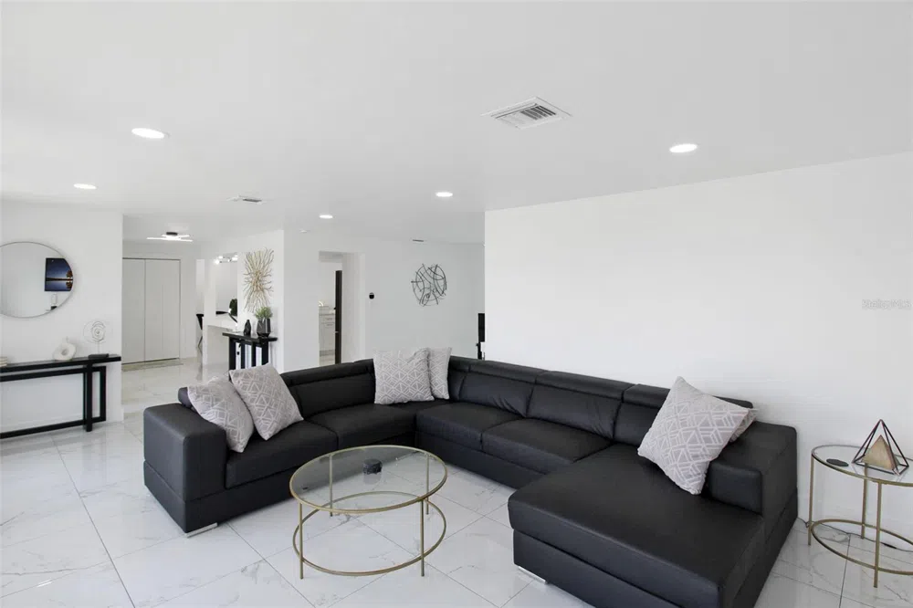 945 BAL HARBOR BOULEVARD Punta Gorda, FL 33950