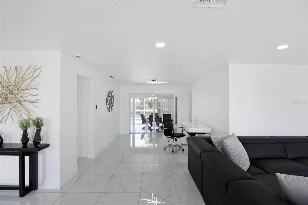 945 BAL HARBOR BOULEVARD Punta Gorda, FL 33950