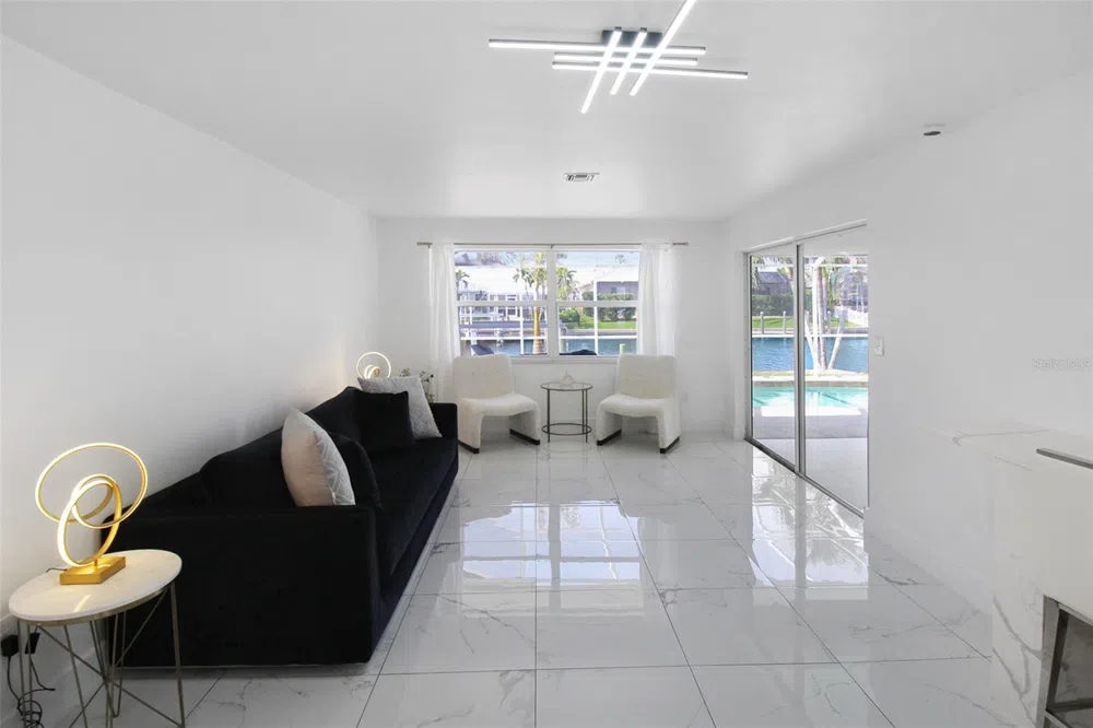 945 BAL HARBOR BOULEVARD Punta Gorda, FL 33950