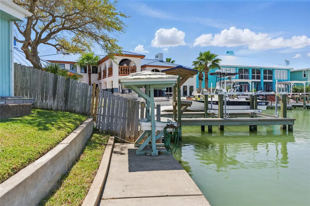 25 Blue Heron Drive Rockport, TX 78382