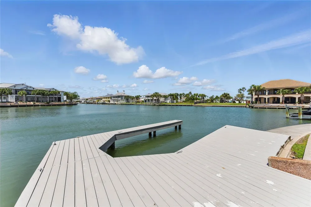 25 Blue Heron Drive Rockport, TX 78382