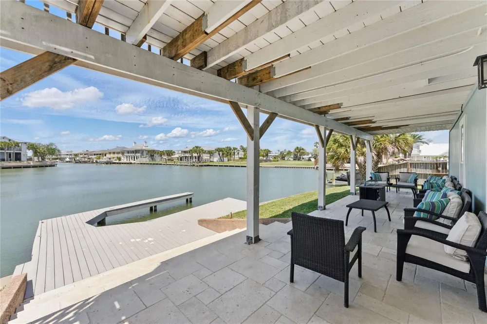 25 Blue Heron Drive Rockport, TX 78382
