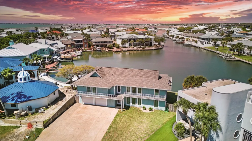 25 Blue Heron Drive Rockport, TX 78382