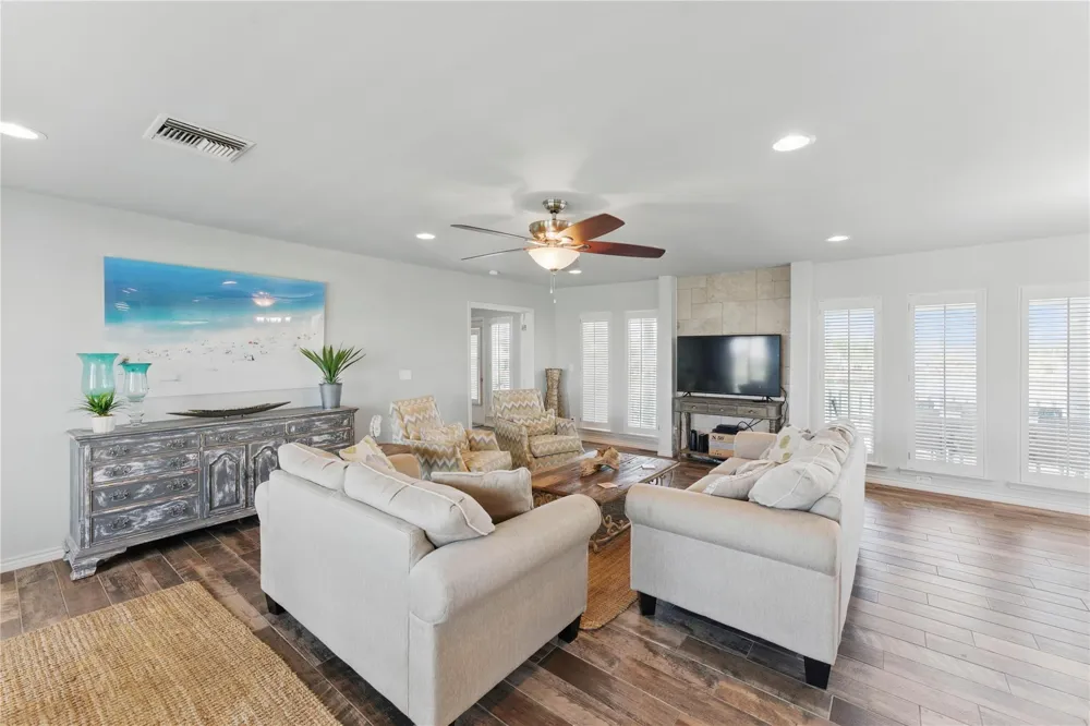 25 Blue Heron Drive Rockport, TX 78382