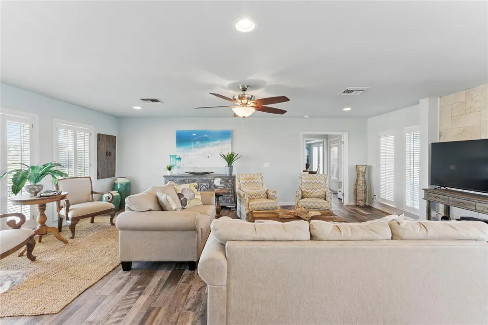 25 Blue Heron Drive Rockport, TX 78382