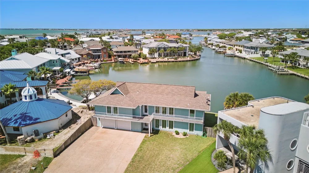 25 Blue Heron Drive Rockport, TX 78382