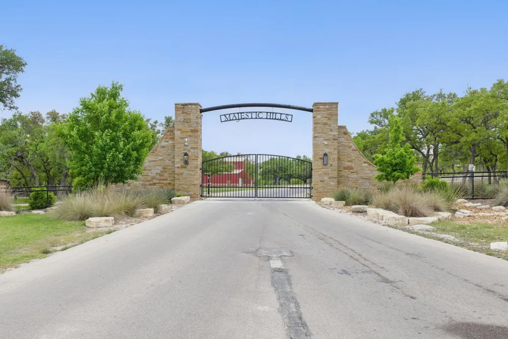 110 Star Point Blanco, TX 78606