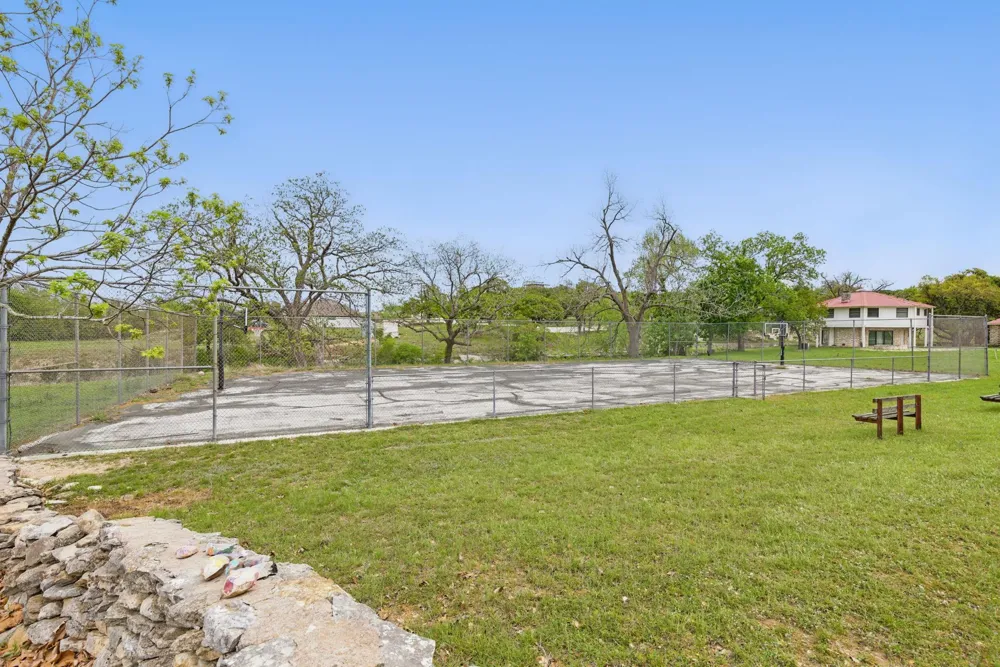 110 Star Point Blanco, TX 78606