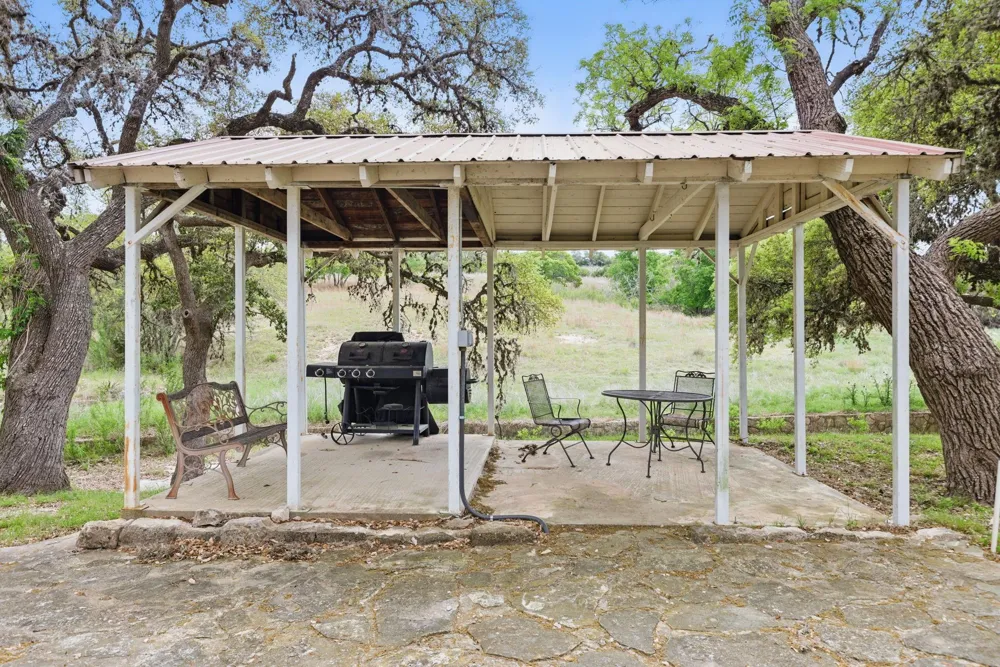 110 Star Point Blanco, TX 78606