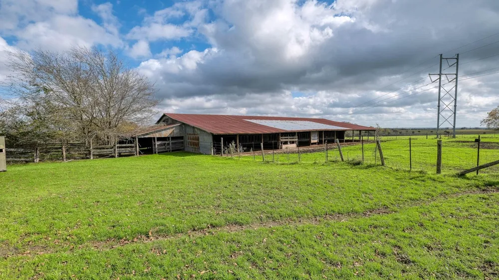 6405 Lorena Lane Burton, TX 77835