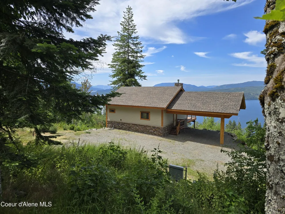 1935 Eagen Mountain Dr Hope, ID 83836