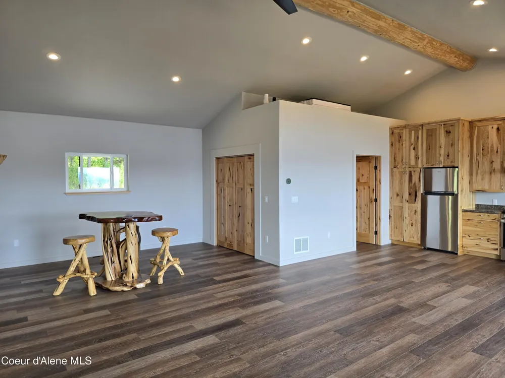 1935 Eagen Mountain Dr Hope, ID 83836