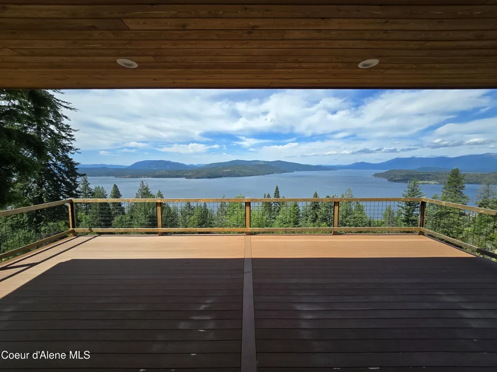 1935 Eagen Mountain Dr Hope, ID 83836