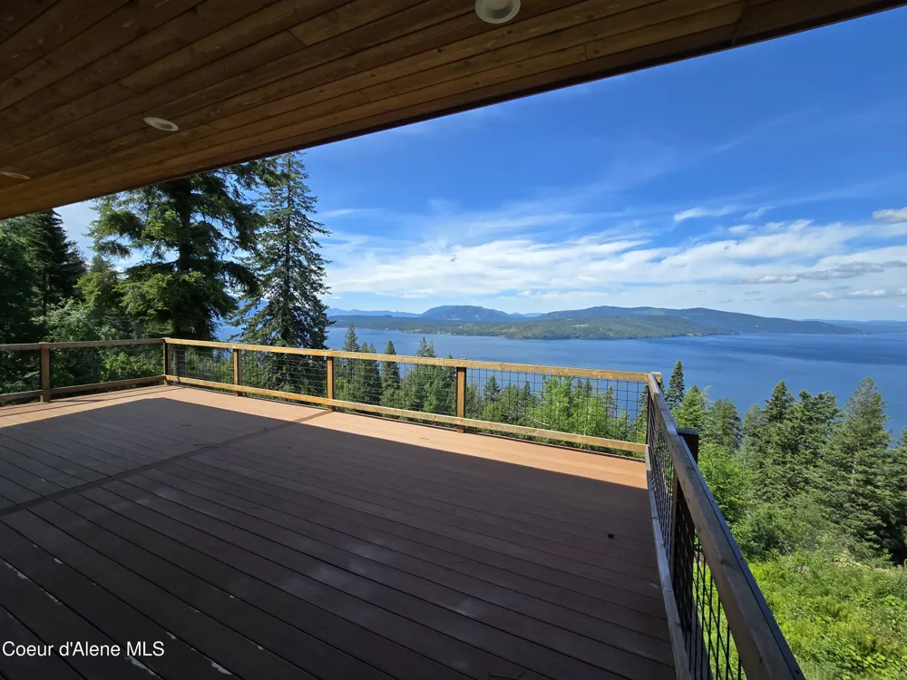 1935 Eagen Mountain Dr Hope, ID 83836