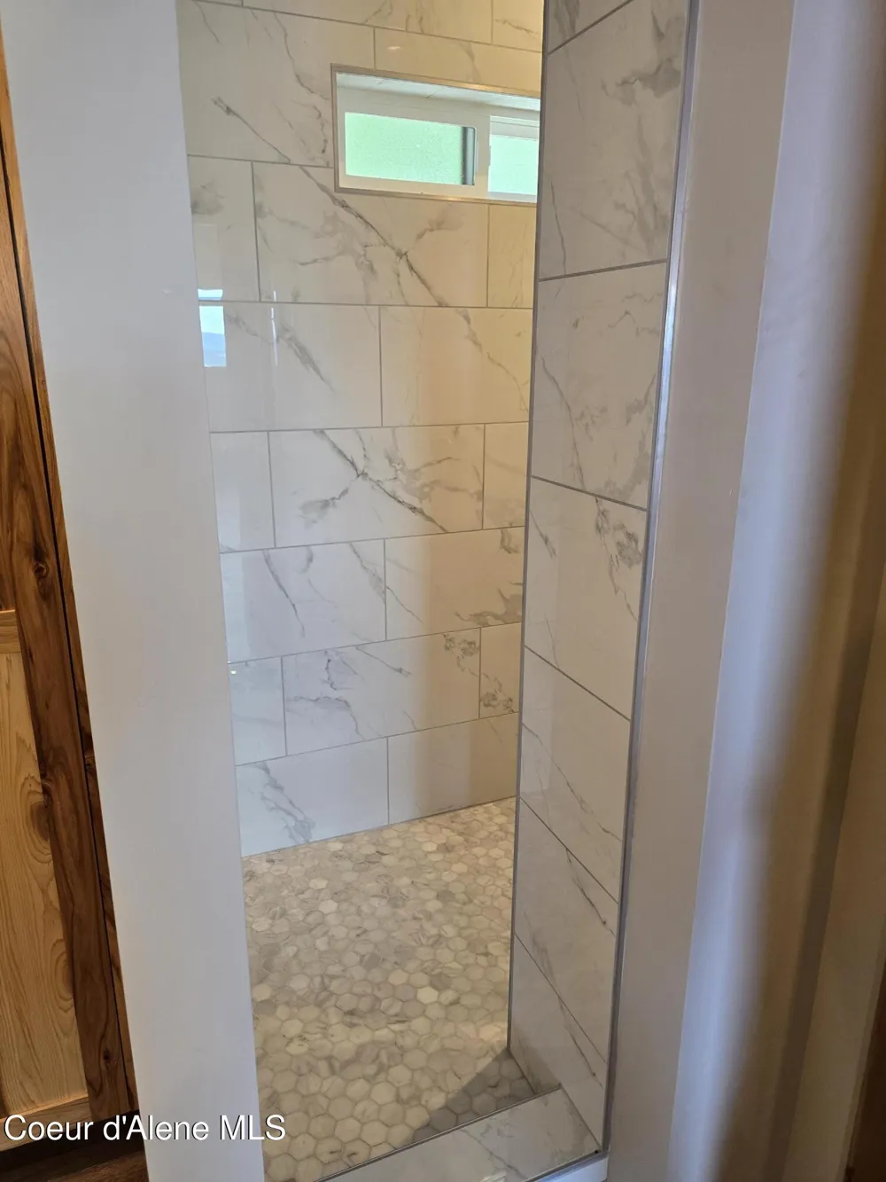 1935 Eagen Mountain Dr Hope, ID 83836