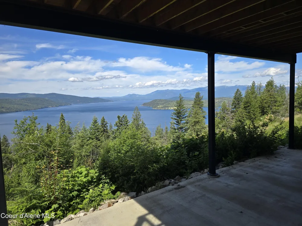 1935 Eagen Mountain Dr Hope, ID 83836