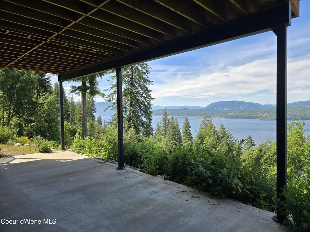 1935 Eagen Mountain Dr Hope, ID 83836
