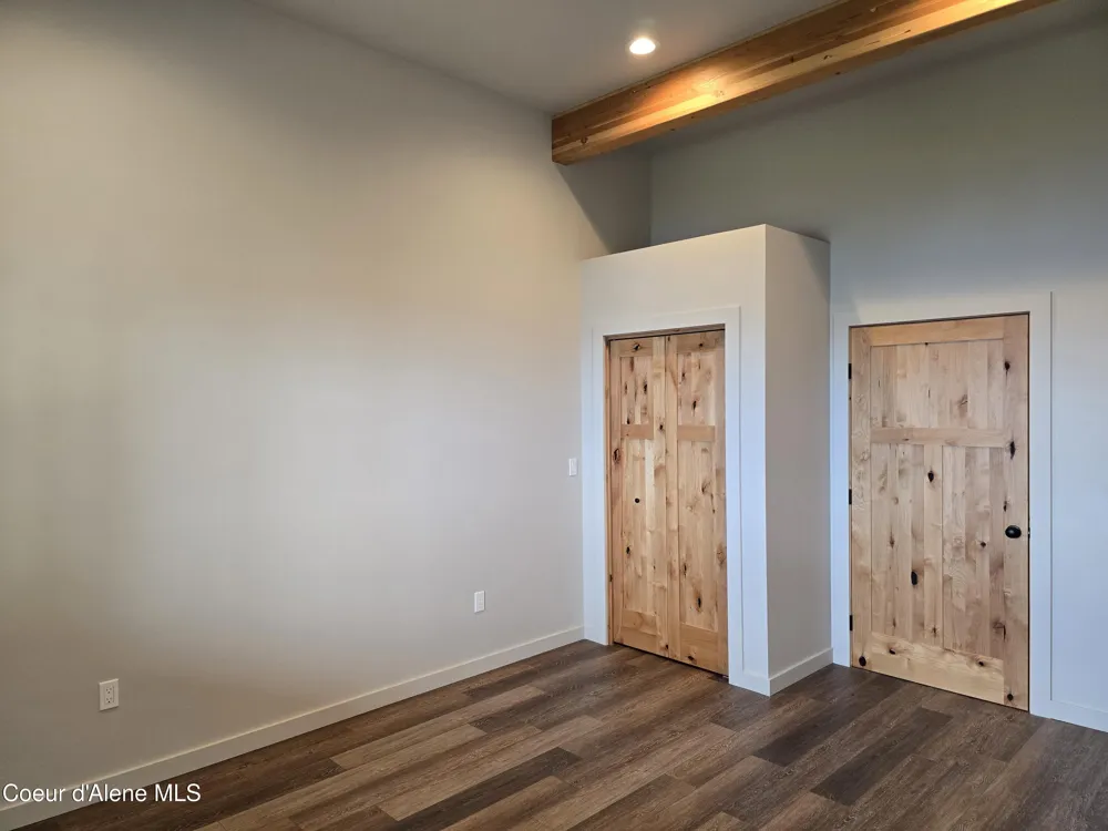 1935 Eagen Mountain Dr Hope, ID 83836