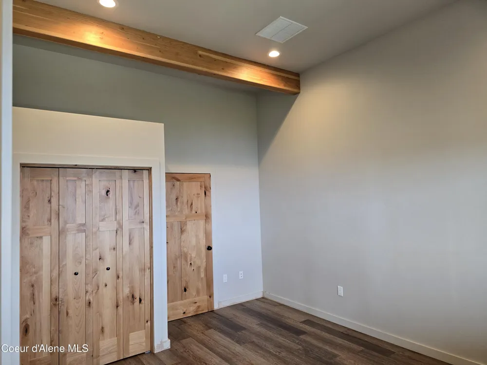 1935 Eagen Mountain Dr Hope, ID 83836
