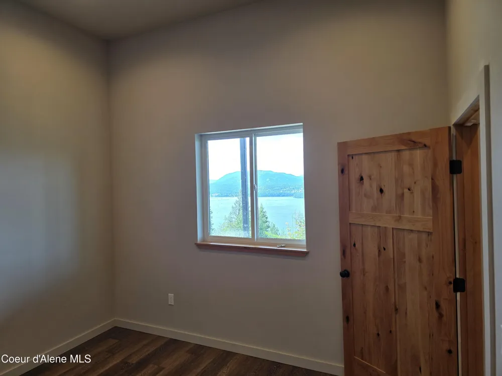 1935 Eagen Mountain Dr Hope, ID 83836