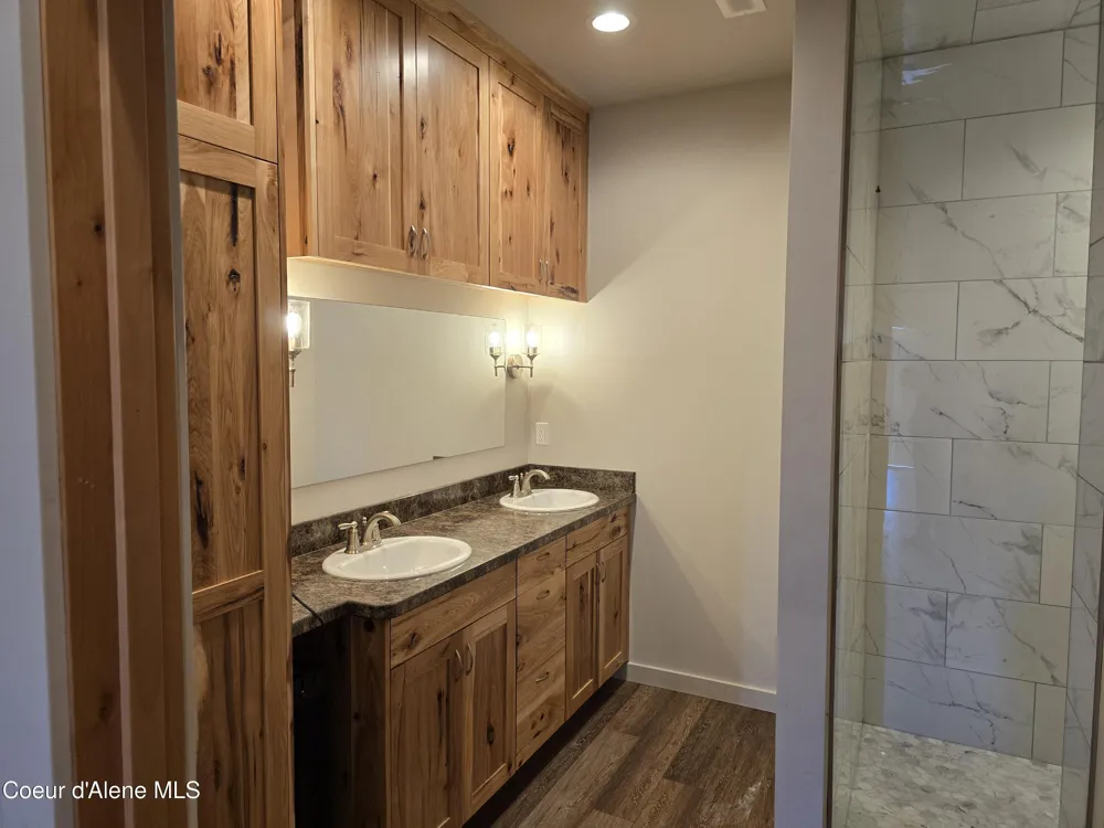 1935 Eagen Mountain Dr Hope, ID 83836