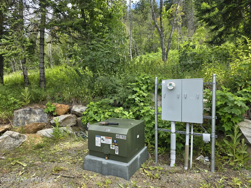 1935 Eagen Mountain Dr Hope, ID 83836