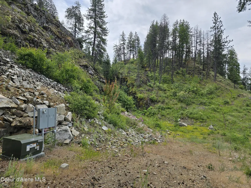 1935 Eagen Mountain Dr Hope, ID 83836