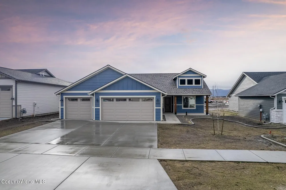 8908 W CULTIVATOR AVENUE