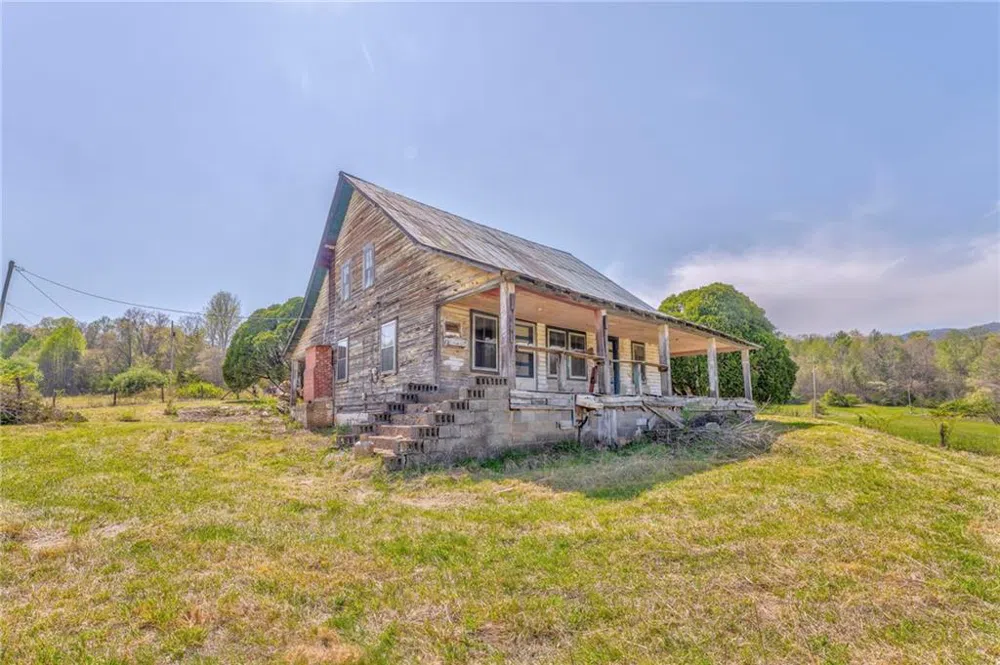 365 Waters Road McCaysville, GA 30555