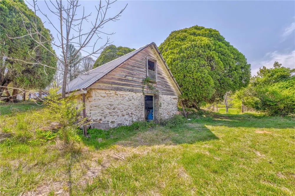 365 Waters Road McCaysville, GA 30555