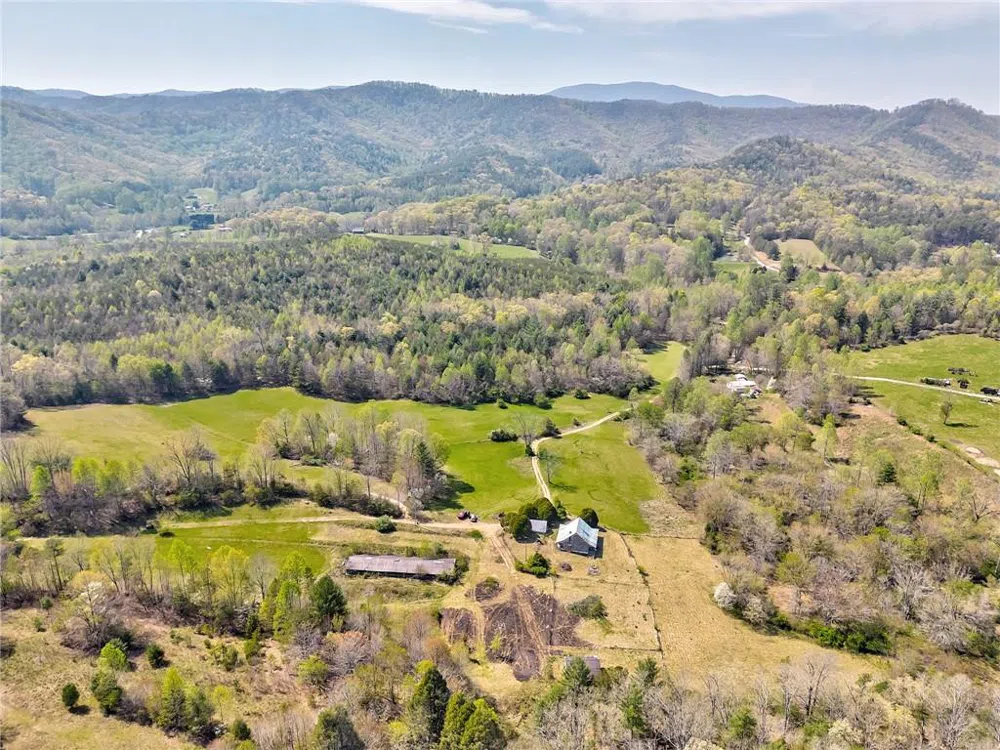 365 Waters Road McCaysville, GA 30555