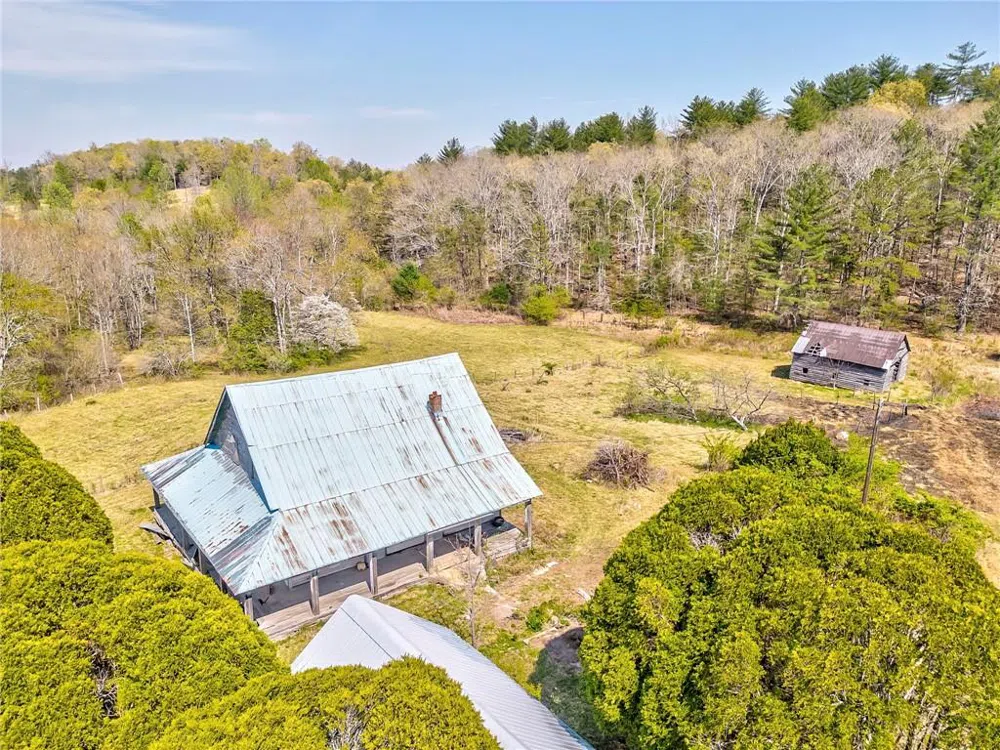 365 Waters Road McCaysville, GA 30555