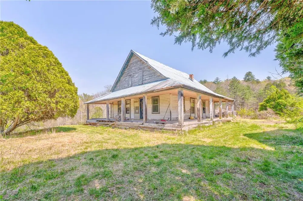 365 Waters Road McCaysville, GA 30555