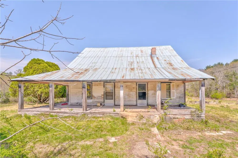 365 Waters Road McCaysville, GA 30555