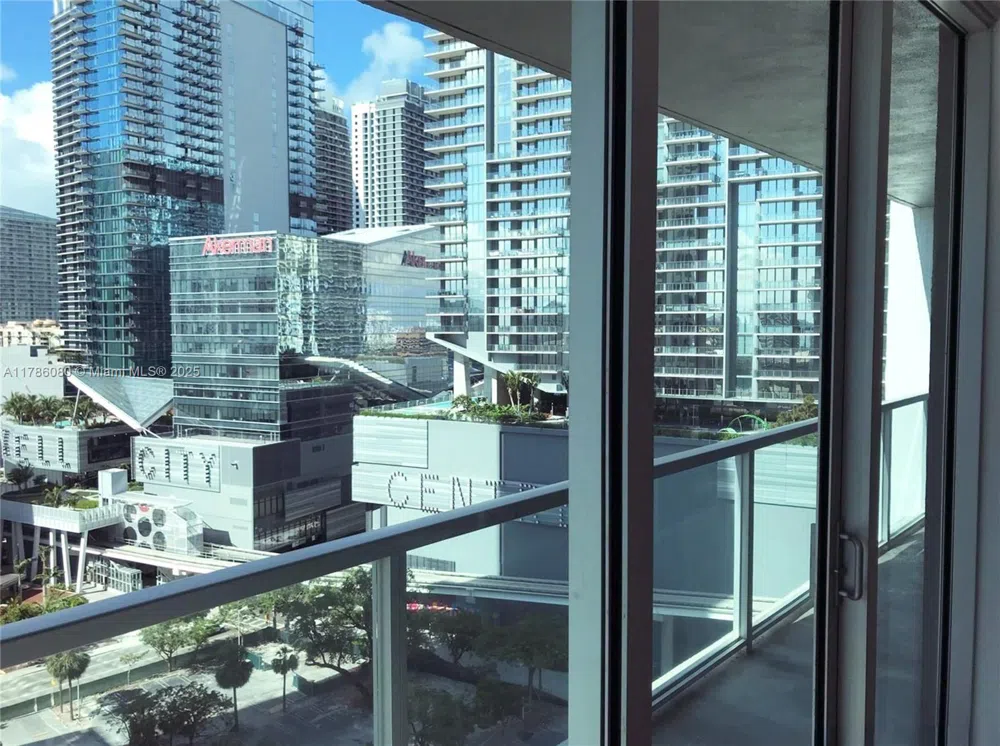 55 SE 6th St #1610 Miami, FL 33131