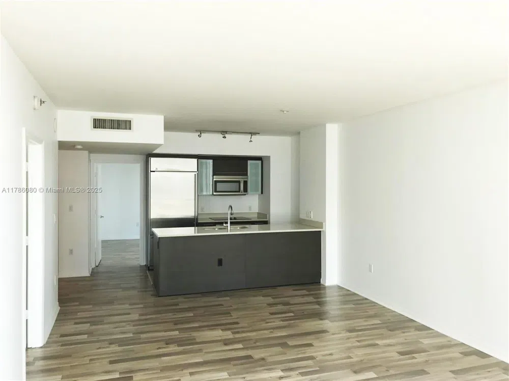 55 SE 6th St #1610 Miami, FL 33131