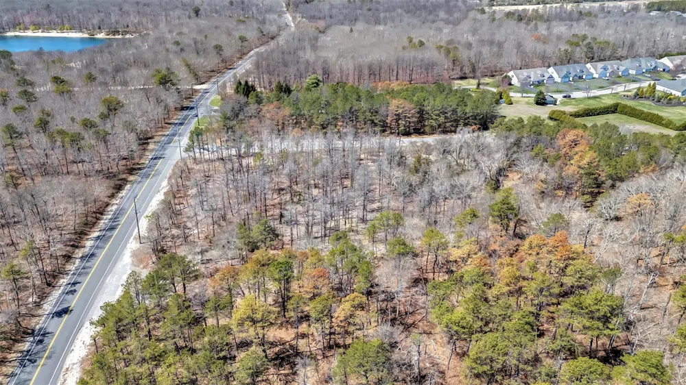 98 Old Country Road Westhampton, NY 11977