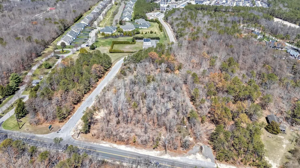 98 Old Country Road Westhampton, NY 11977
