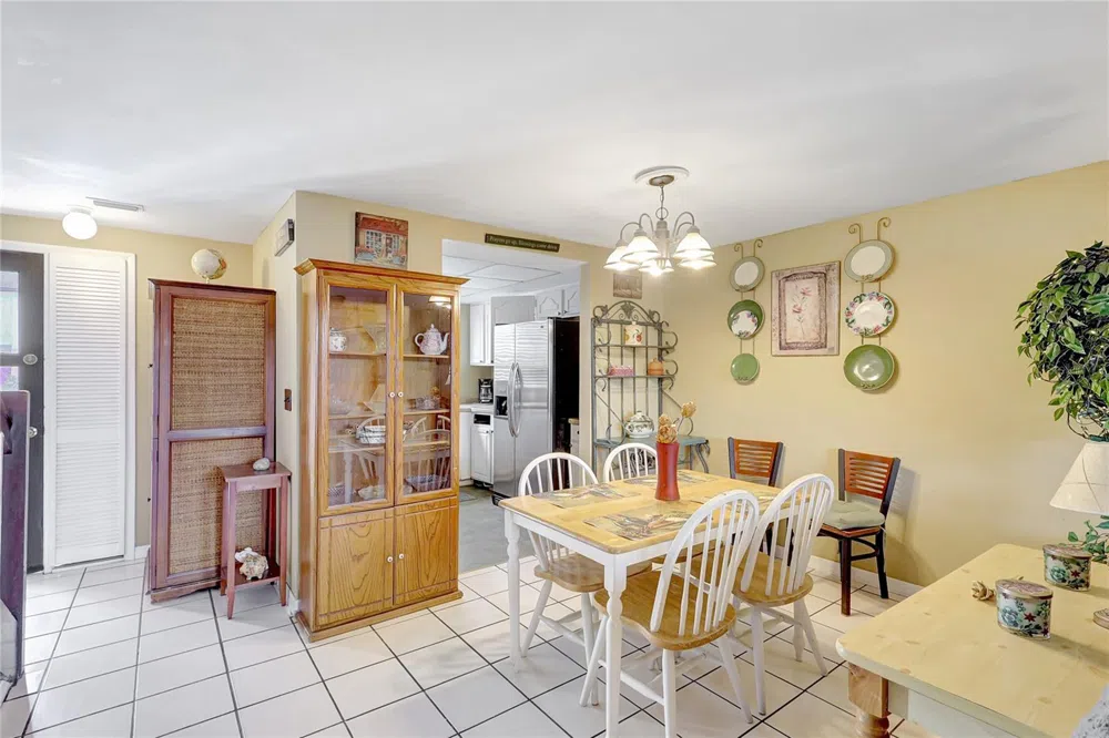 2811 S PINES DRIVE #15 Largo, FL 33771