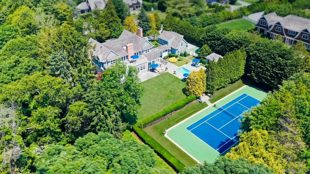 327 Georgica Road East Hampton, NY 11937