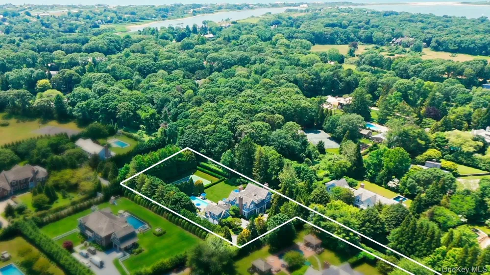 327 Georgica Road East Hampton, NY 11937