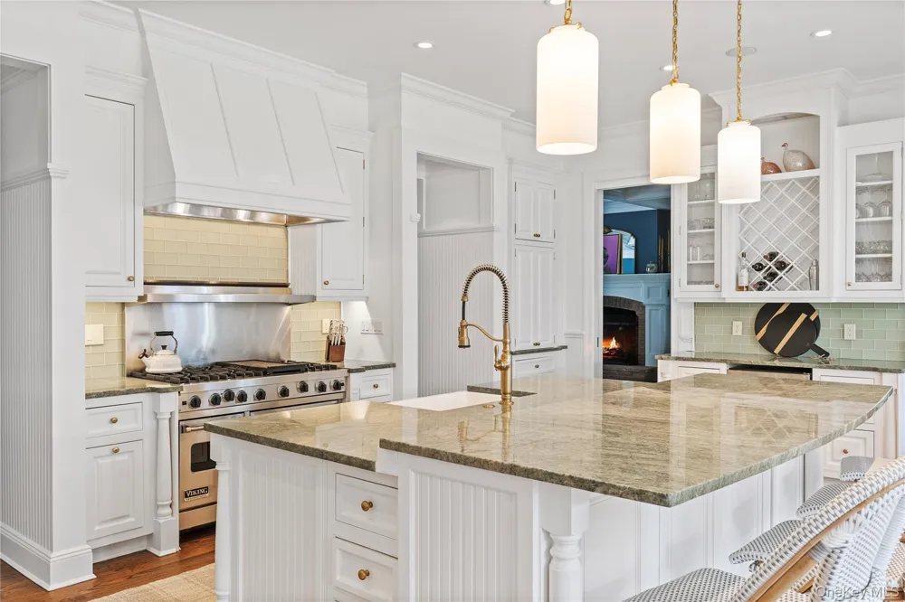 327 Georgica Road East Hampton, NY 11937