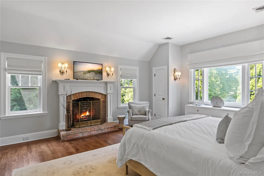 327 Georgica Road East Hampton, NY 11937