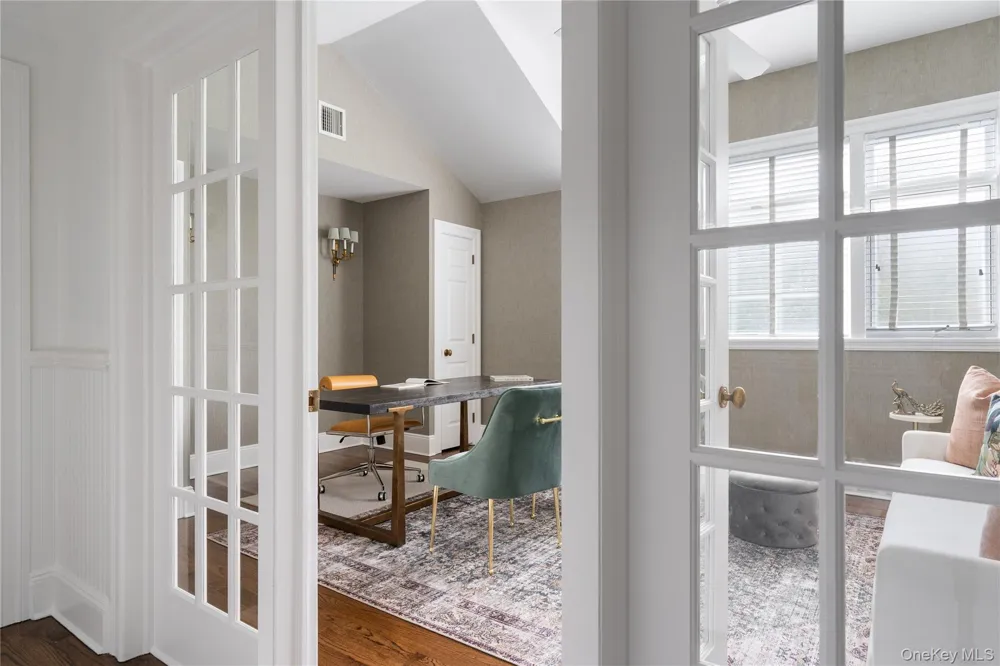 327 Georgica Road East Hampton, NY 11937