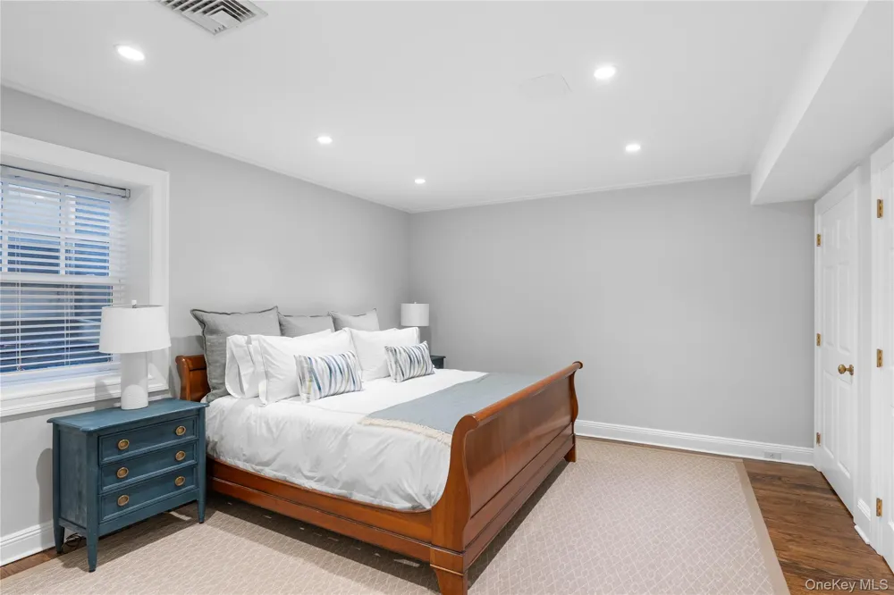 327 Georgica Road East Hampton, NY 11937