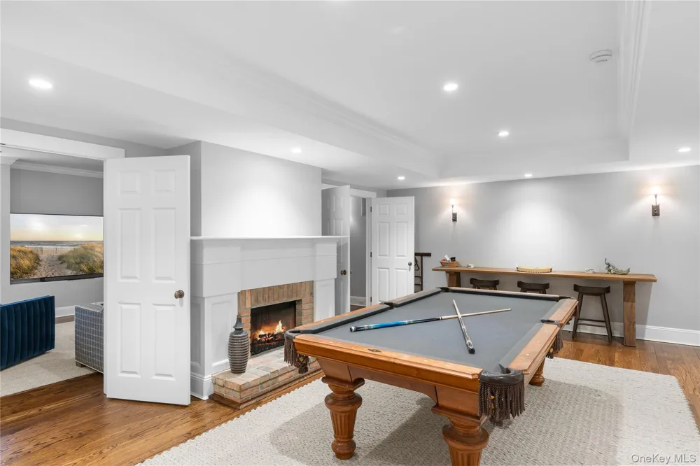 327 Georgica Road East Hampton, NY 11937