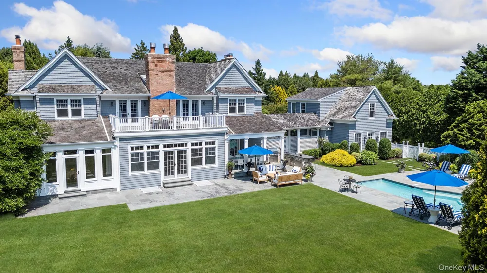 327 Georgica Road East Hampton, NY 11937