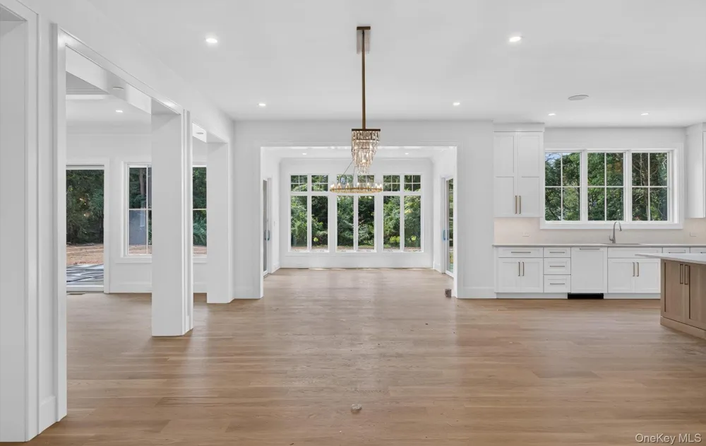 2 E Gate Road Lloyd Harbor, NY 11743