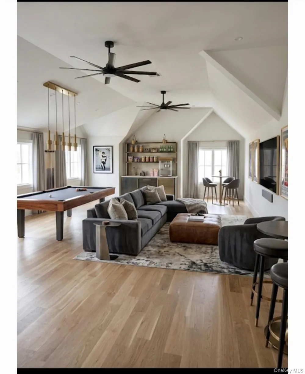 2 E Gate Road Lloyd Harbor, NY 11743