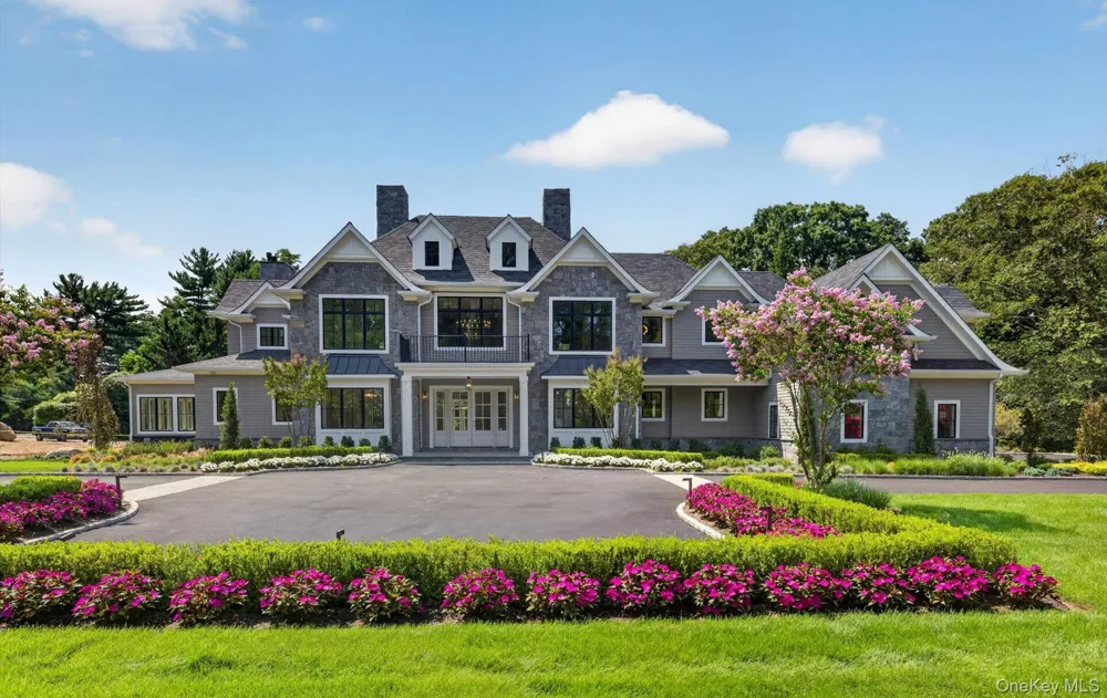 2 E Gate Road Lloyd Harbor, NY 11743
